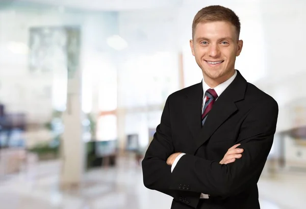 Empresário Bonito Confiante Terno Fundo — Fotografia de Stock