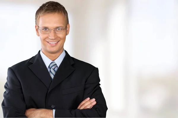 Selbstbewusster Gutaussehender Geschäftsmann Anzug Hintergrund — Stockfoto