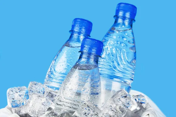 水的塑料瓶 — 图库照片