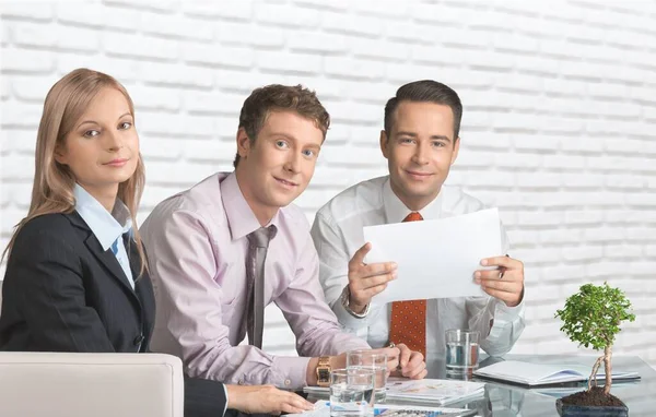 Junges Erfolgreiches Geschäftsteam Büro — Stockfoto