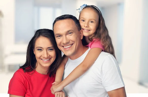 Bela Família Sorridente Casa — Fotografia de Stock