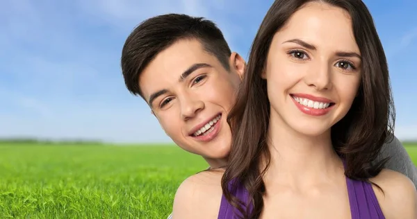Happy Young Couple Smiling Camera — Stock Photo, Image