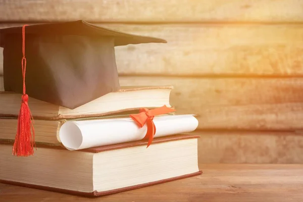 Graduation Hat Books — Stock Photo, Image