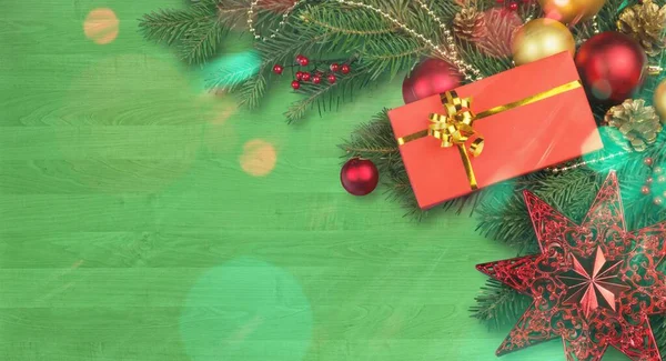 Arbre Noël Décorations Sur Fond Bois — Photo