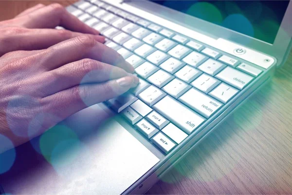 Female Hands Typing Laptop Keyboard — Stock Photo, Image