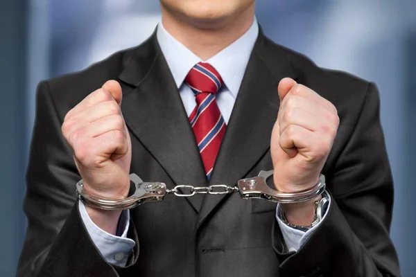 手錠をかけたビジネスマン犯罪概念 — ストック写真