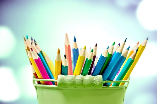 Arkaplanda Renkli Kalemler Kapatın — Stok fotoğraf