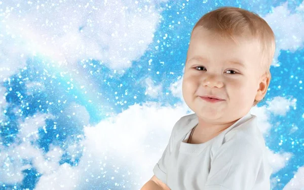 Piccolo Bambino Carino Con Gli Occhi Blu Sorridente — Foto Stock