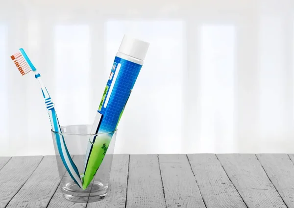 Toothbrush Toothpaste Light Background — Stock Photo, Image