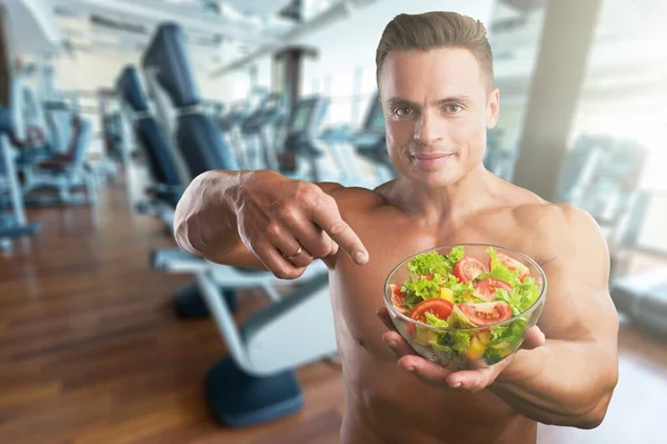 Jeune Homme Avec Salade Dans Salle Gym — Photo