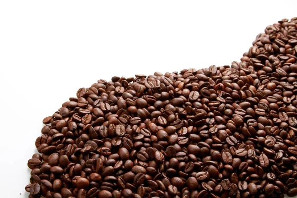 Beyaz Arka Planda Kahve Çekirdekleri — Stok fotoğraf