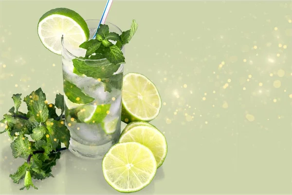 Fresh Mojito Cocktail Glass Close View — Stock Photo, Image