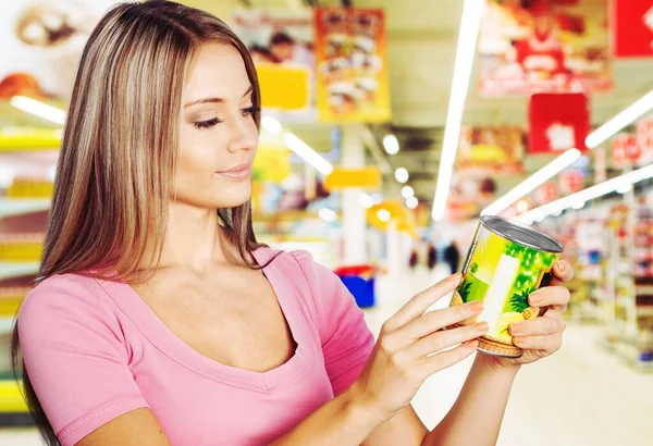 Young Beautiful Woman Shopping Products — Stock Photo, Image