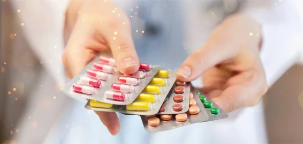 Woman Holding Pills Tablets Hospital — Stock Photo, Image