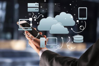 Boş ekranlı akıllı telefonu tut