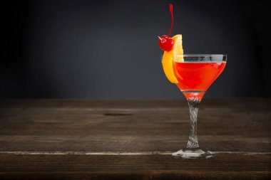 lezzetli alkol kokteylinin yakın çekim görünümü  