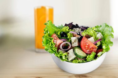 Taze lezzetli sebze salatası
