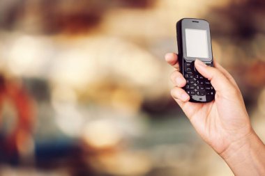 Arka planda eski cep telefonu klavyesi izole edildi 