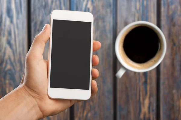 Mannelijke Hand Met Koffie Mobiele Telefoon — Stockfoto