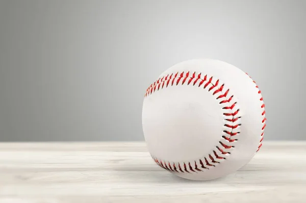 Zole Edilmiş Bir Beyzbol Topu — Stok fotoğraf