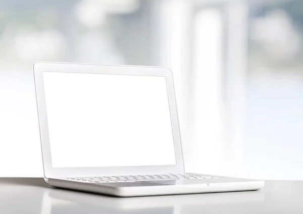 Laptop Com Tela Branco Isolado Fundo — Fotografia de Stock