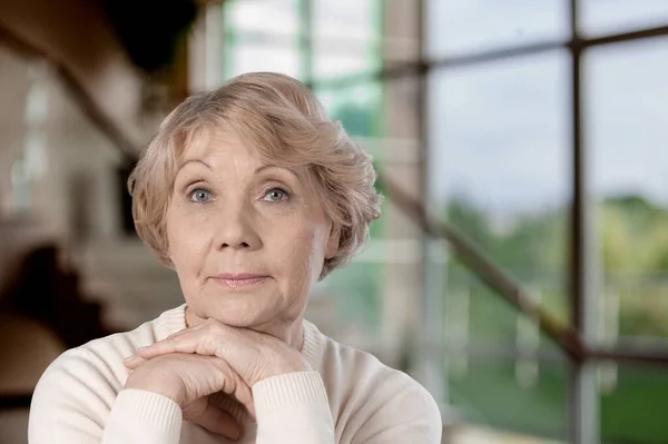 Portrait Mature Woman Smiling Camera — Stock Photo, Image