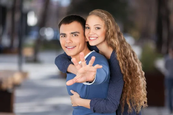 Jeune Couple Amoureux Plein Air — Photo