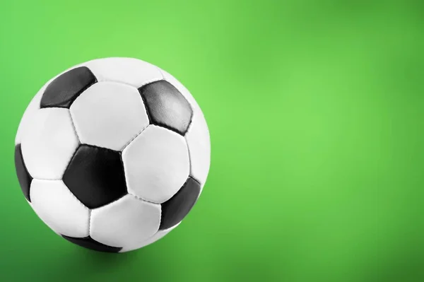 Pelota Fútbol Sobre Fondo Verde — Foto de Stock