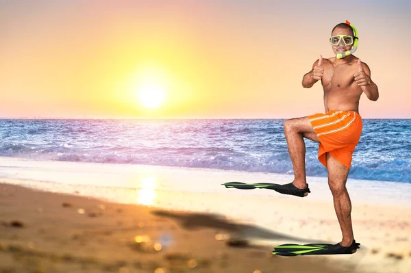 Uomo Divertente Turista Sulla Spiaggia — Foto Stock