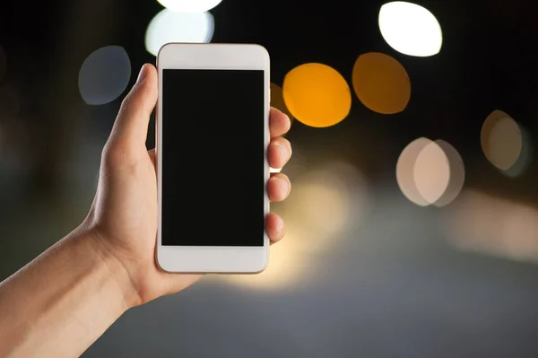 Smartphone Mano Con Pantalla Blanco — Foto de Stock