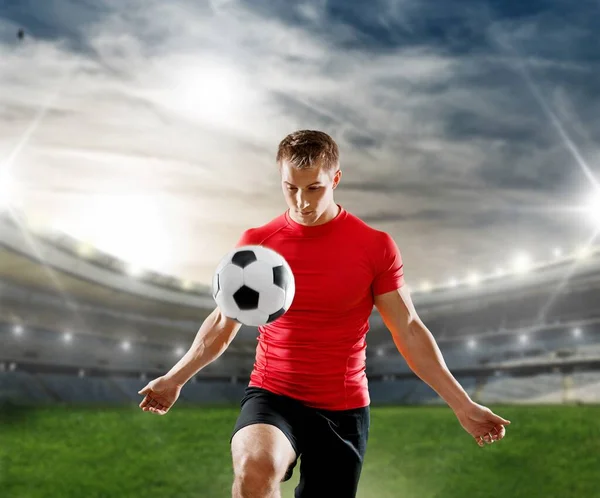 Junger Mann Mit Fußballball Stadion — Stockfoto