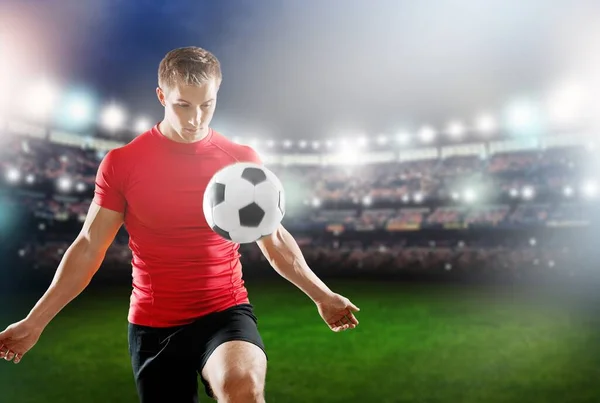 Junger Mann Mit Fußballball Stadion — Stockfoto
