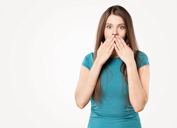 Portret Van Een Jonge Vrouw Met Handen Haar Gezicht Geïsoleerd — Stockfoto