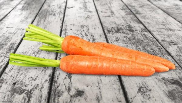 Haufen Reifer Möhren Isoliert Auf Dem Hintergrund — Stockfoto