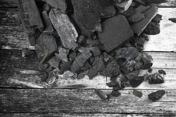 Fundo Preto Branco Carvão Sobre Mesa Madeira — Fotografia de Stock