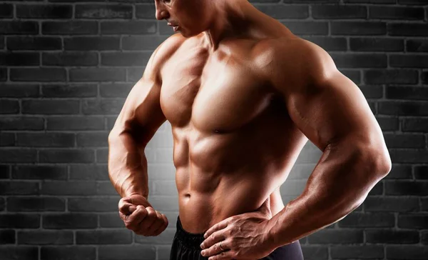 Young Shirtless Man Showing His Muscles — Stock Photo, Image