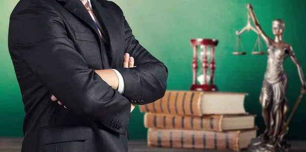 Lawyer Standing Books Themis Statue Background — Stock Photo, Image