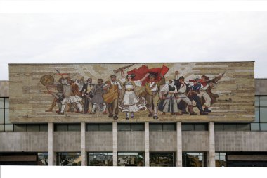 Tiran, Arnavutluk, Skanderbeg Meydanı, Avrupa Ulusal Tarih Müzesi 'nin ünlü tarihi portalı