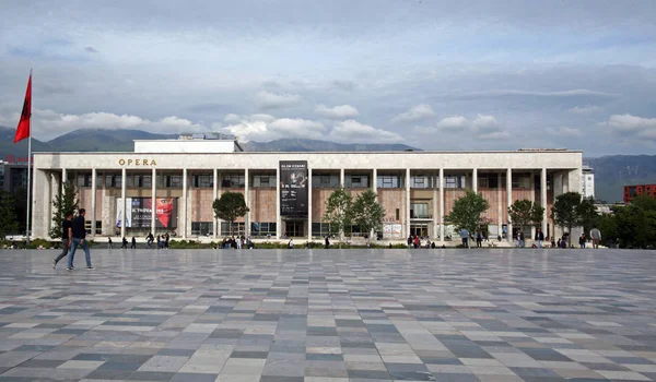 Tirana Albanien Stora Skanderbeg Square Den Berömda Historiska Operaportalen Europa Stockbild