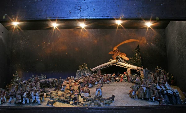 Mutlu Noeller! Kiliselerden, sokaklardan ve Hırvatistan, Avrupa halkından.