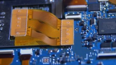 Radyo bileşenleri ile elektronik devre