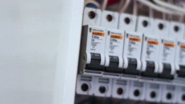 Elektrik sigorta kutusu geçiş