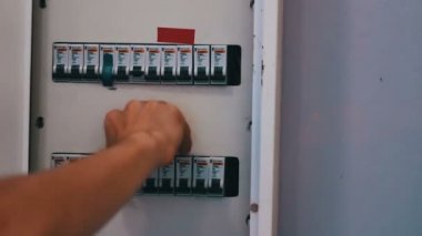 Elektrik sigorta kutusu geçiş