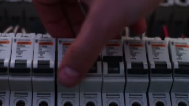 Switch elektrische Breaker vak — Stockvideo