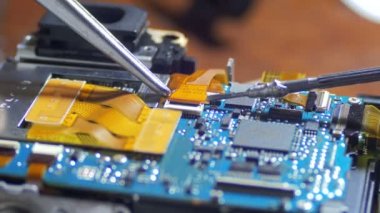 Elektronik devre kartını tamir radyo mühendisi