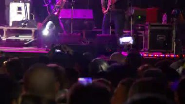 Müzisyenler performans konserinde filme