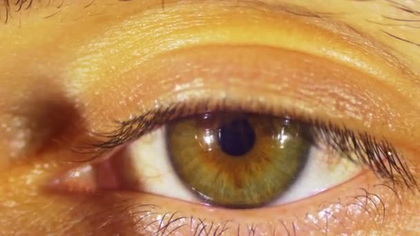 Olhos sonolentos — Vídeo de Stock