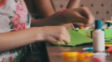Tablo, el yapımı kağıt el sanatları çocuk yapmak