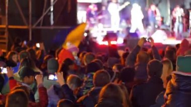 Müzik Festivali'nde konser kalabalık