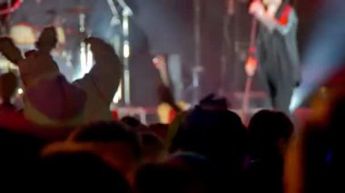 Müzik Festivali'nde konser kalabalık